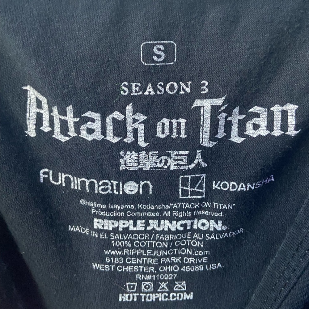 Attack on Titan - Scout Regiment tank top - Picture 2 of 2